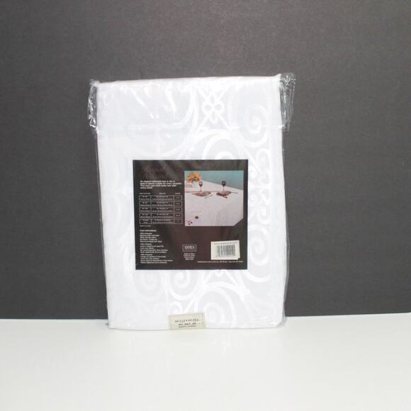 Trends Collection Royal Damask Tablecloth Oblong White Shimmer 60 in X 84 in - Picture 8 of 11